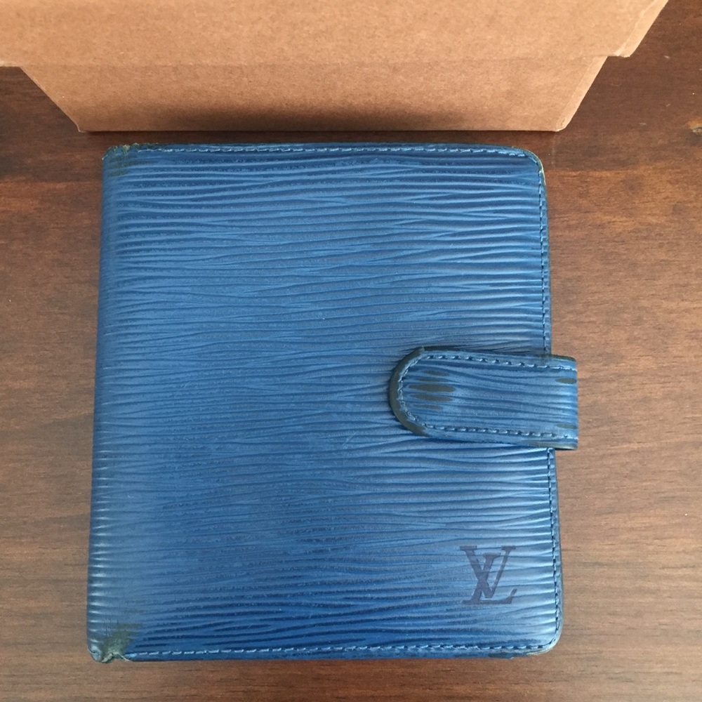 Authentic Louis Vuitton Wallet in Blue Epi Leather with Box - Great CONDITION! - Picture 2 of 9